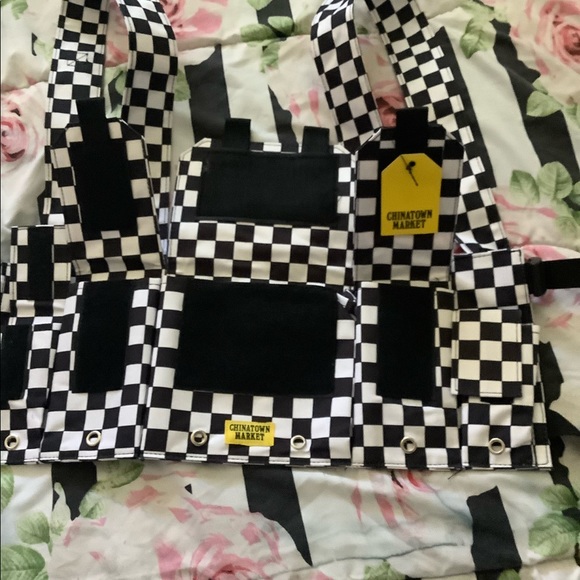 Chinatown Market Fanny - Picture 3 of 7